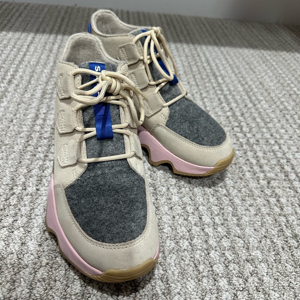 Sorel Kinetic Caribou Sneakers Cream with Pink and Gray Accents